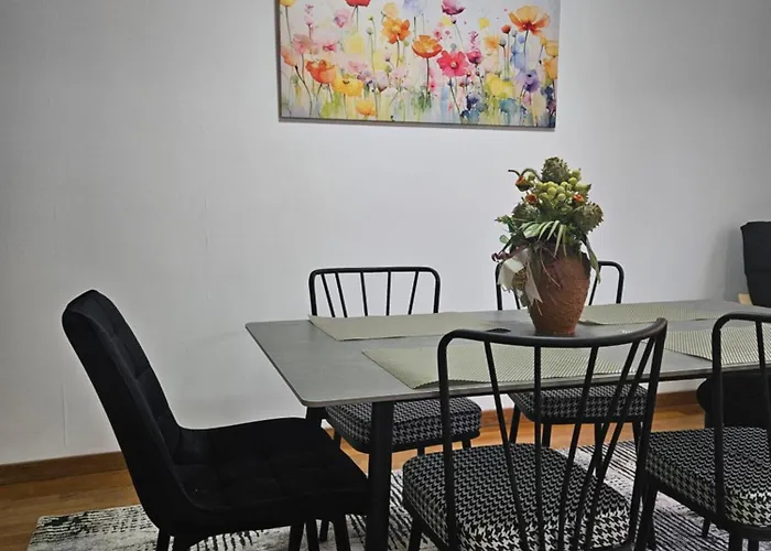 Center Pearl Apartment